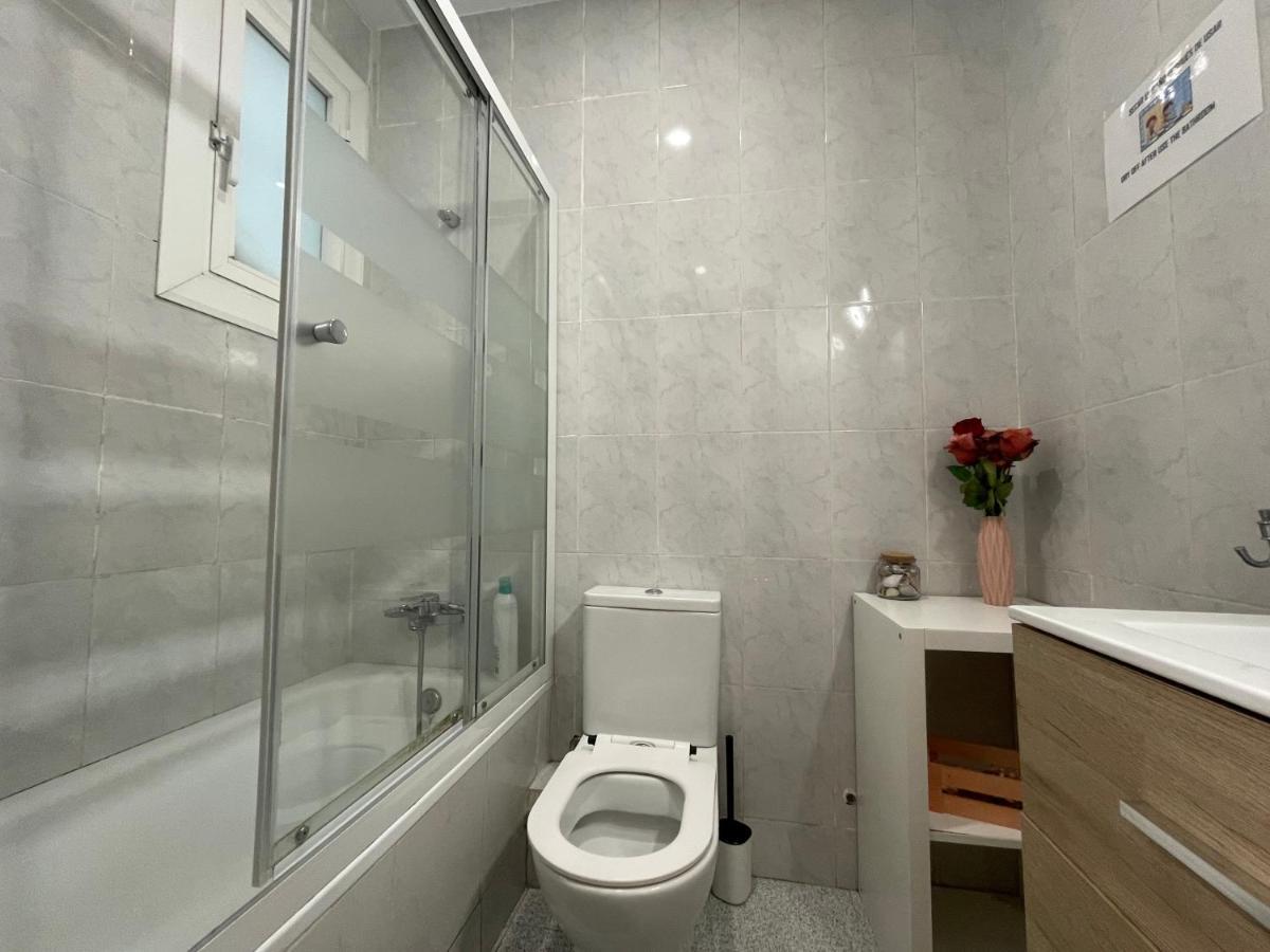 Plaza Universidad Rooms Барселона Экстерьер фото