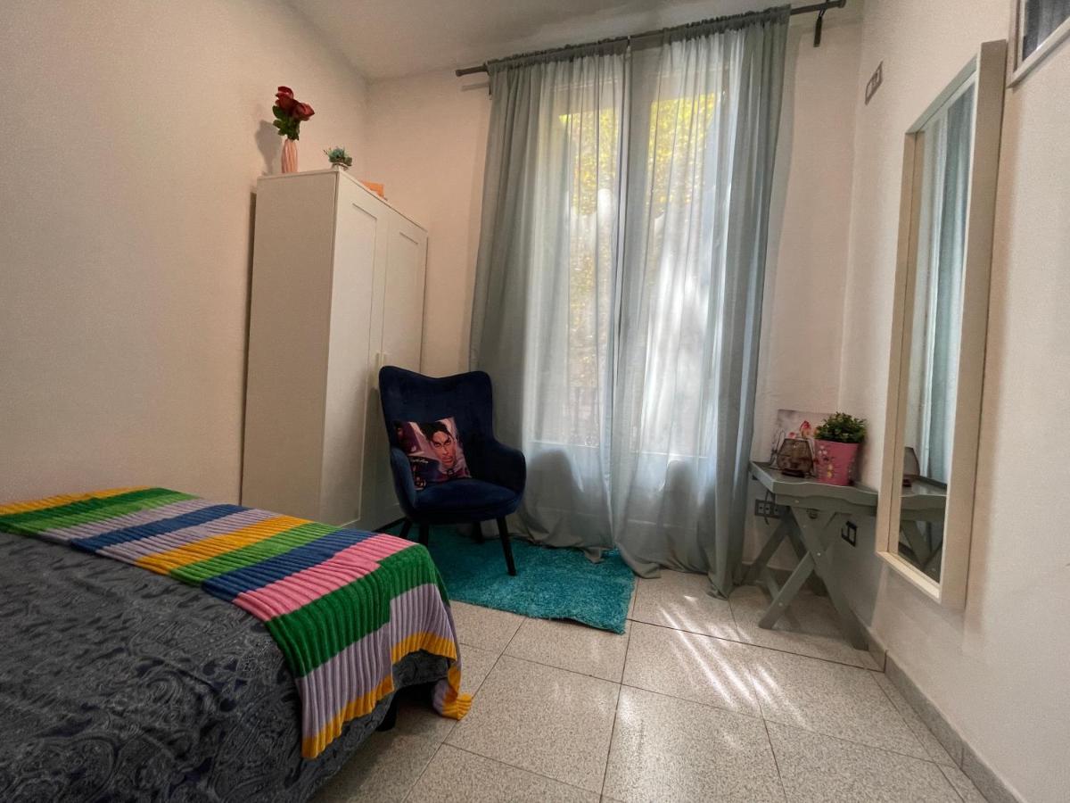Plaza Universidad Rooms Барселона Экстерьер фото
