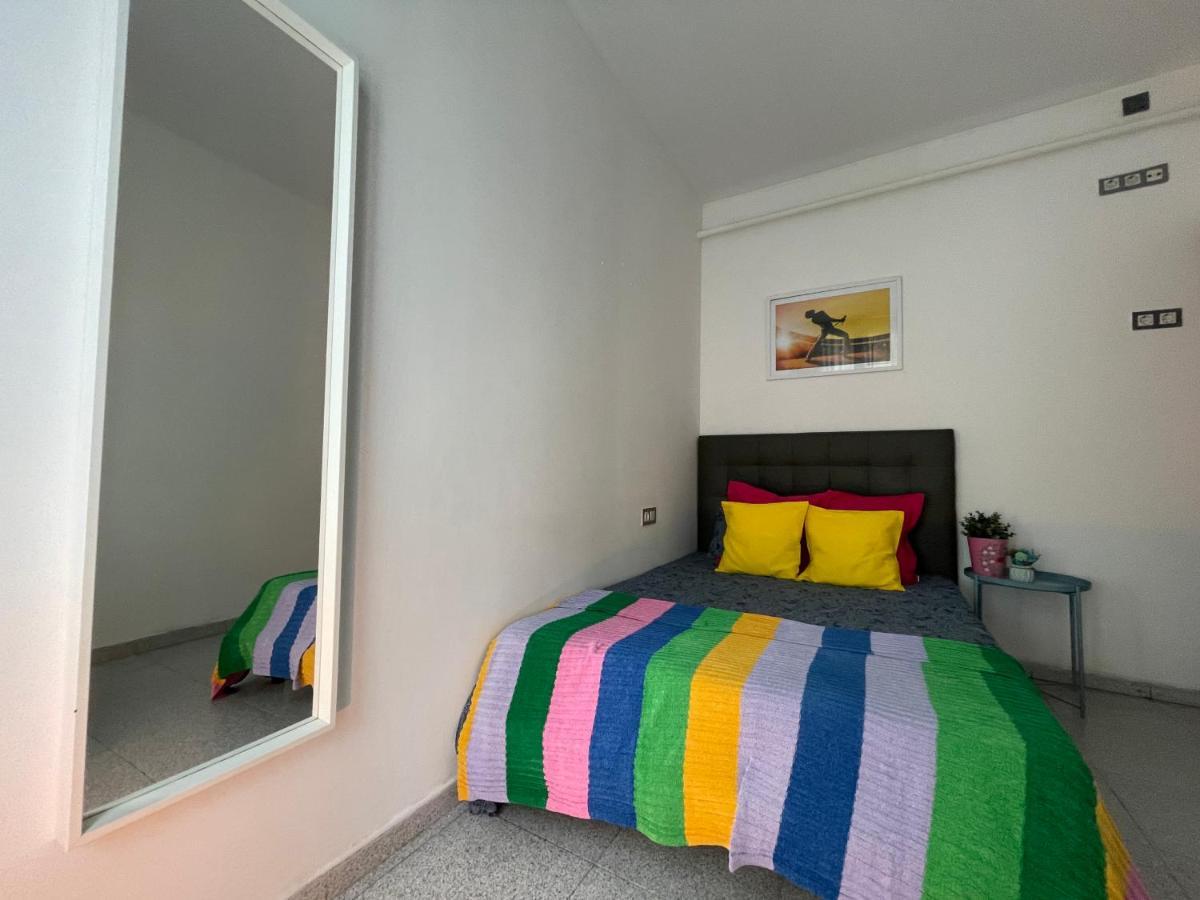 Plaza Universidad Rooms Барселона Экстерьер фото