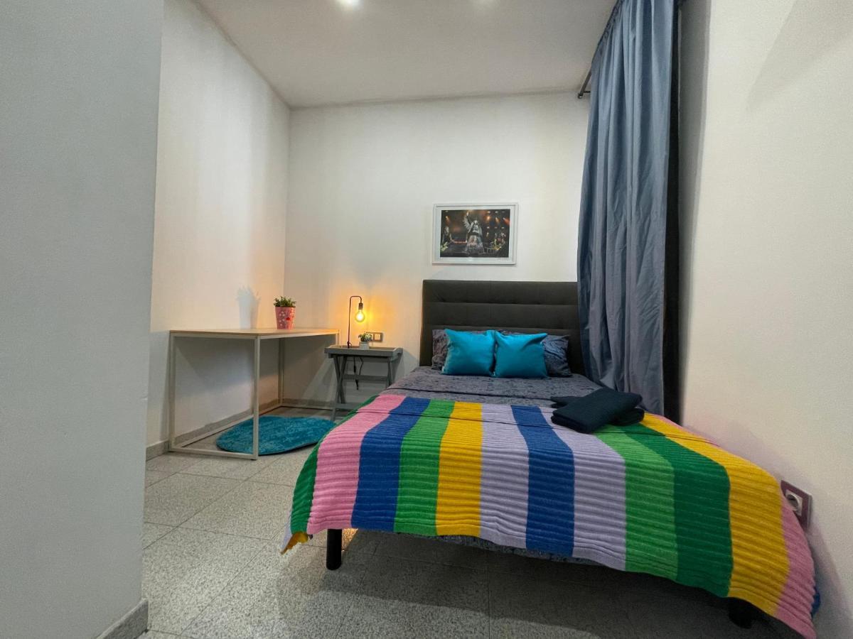 Plaza Universidad Rooms Барселона Экстерьер фото